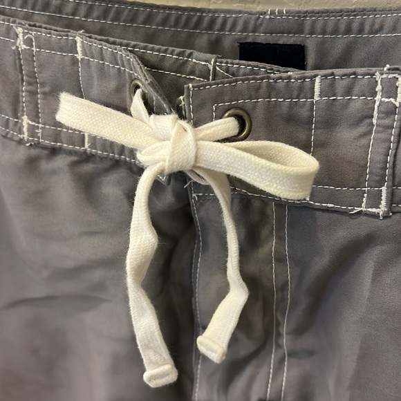 Gap men’s colorblock swim trunks, pockets, mesh lining, grey/orange, sz XL - Picture 5 of 14